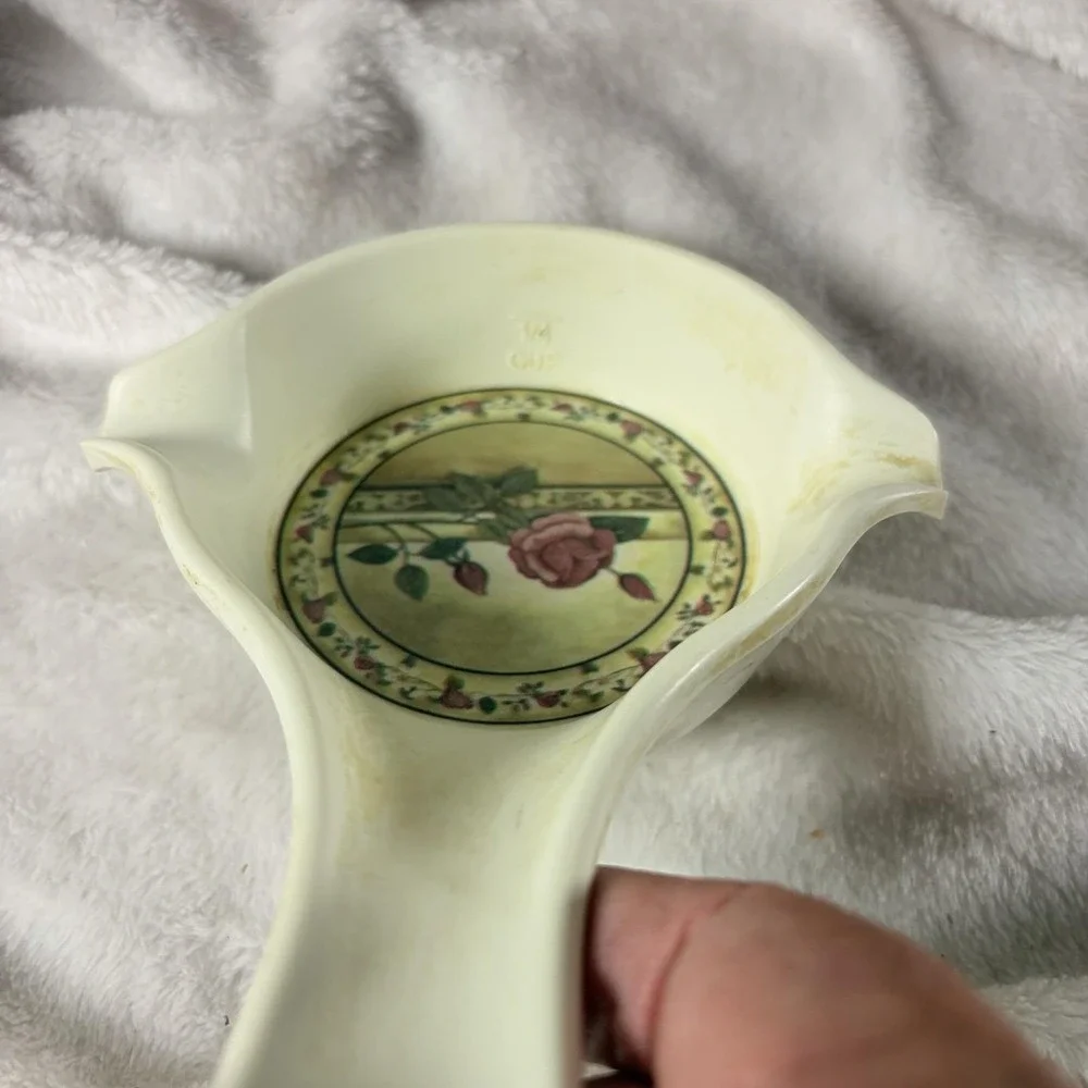 Vintage Melamine Spoon Rest 1/4 Cup Measuring Basin Ladle Holder Country Rose
